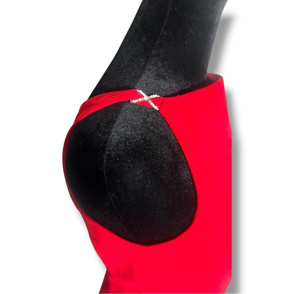 David Warren Petites Chic Form Fiting Scarlet Red Sleeveless Midi Dress - Picture 4 of 16